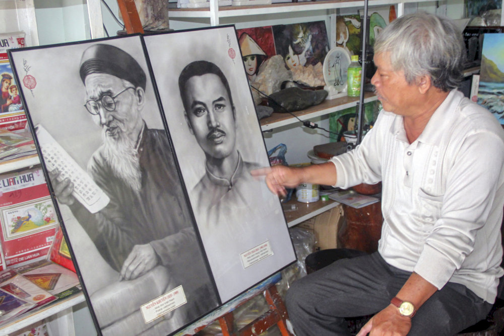 Some hyper-realistic portraits by the renowned artist Le Vu, based in Nha Trang